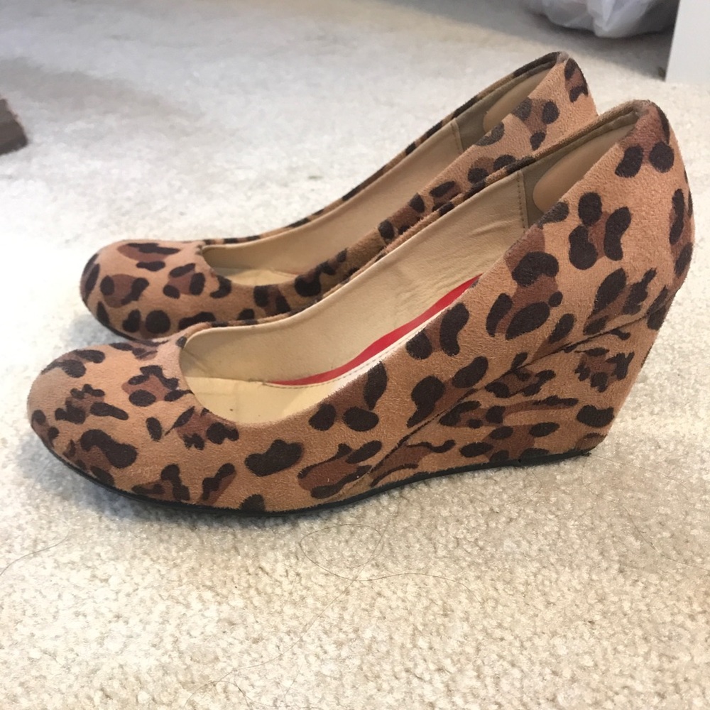 Chinese Laundry cheetah wedges